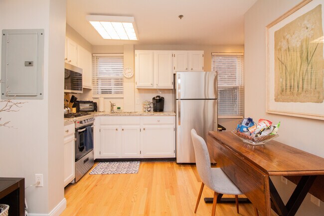 Building Photo - 23 Jay St Rental