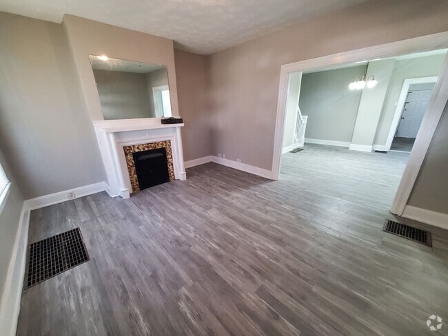 Building Photo - Three-bedroom 2 Full Bath Single-Family Ho... Rental