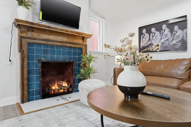 Photo - 4635 John R St