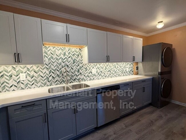 Photo - 285 S Herlong Ave