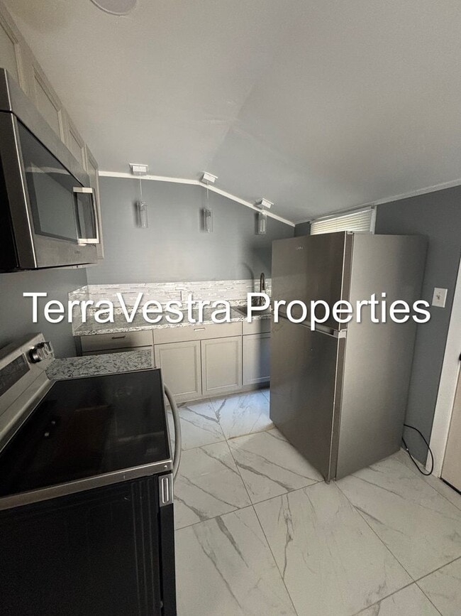 Photo - 3 Bed in Salem. Eligible for $500 Security Deposit.