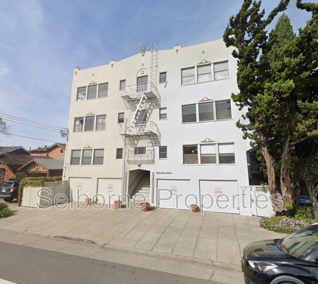 5339 Broadway
