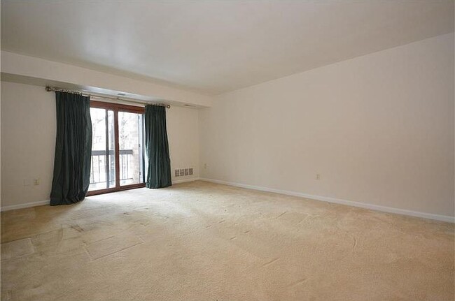 Photo - 1500 Cochran Rd Townhome