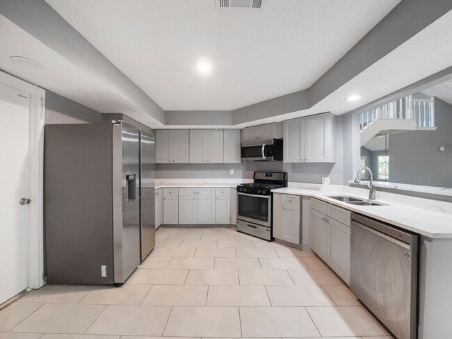 Photo - 3207 S Greenpark Dr