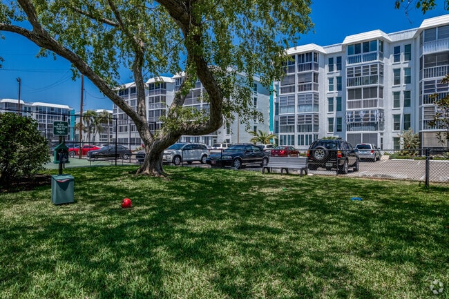 Dog Park - Moorings of Maximo