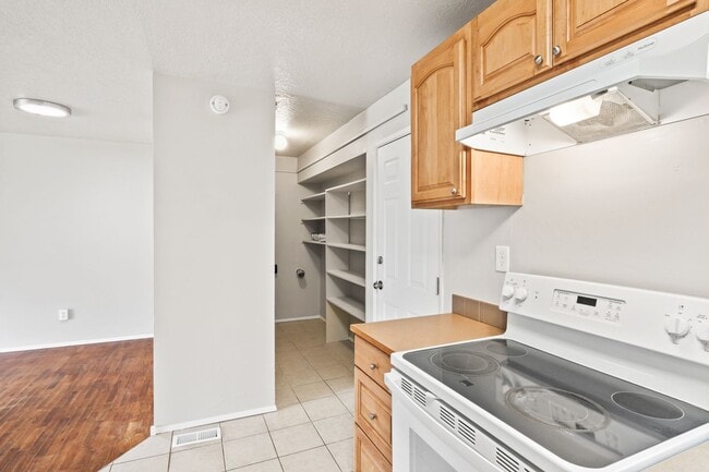 Photo - 9725 N Edison St Unit 9725