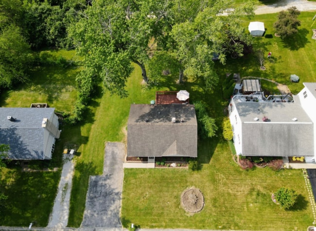 911 W Briarcliff Dr
