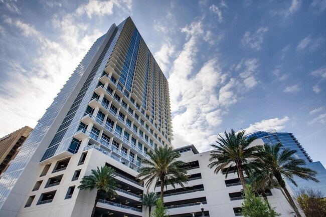 Building Photo - 150 E Robinson St Unit 1423