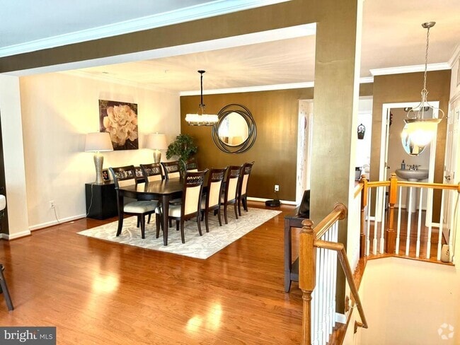 Building Photo - 15153 Leicestershire St Rental