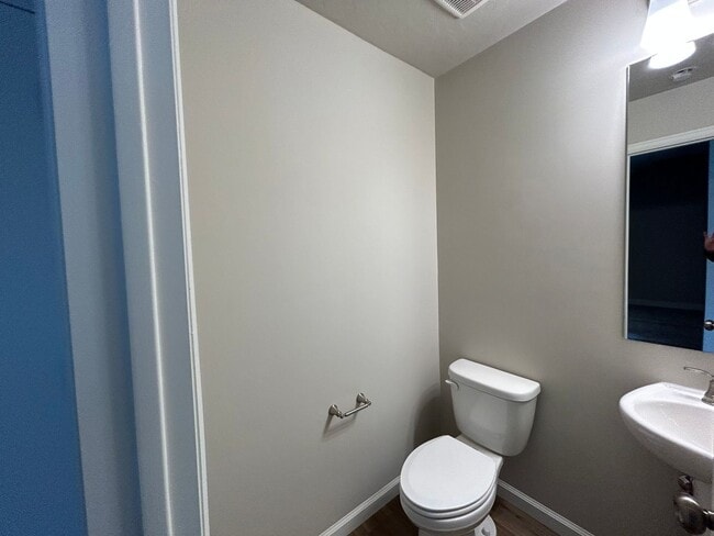 Photo - 3 Bedroom 3 Bathroom Home in Farmington Utah!