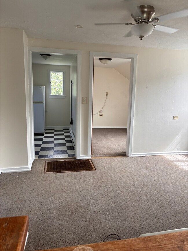 1205 Summit St Unit 1/2