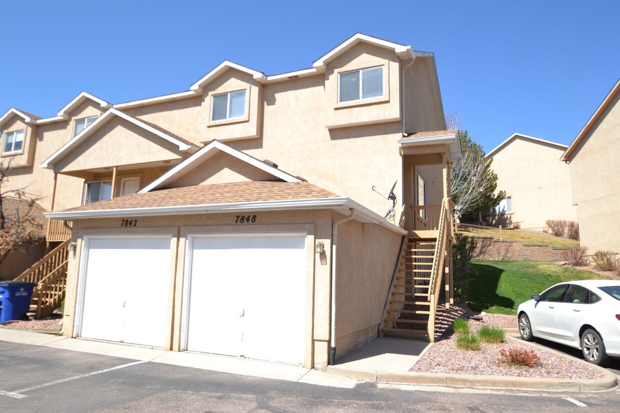 Corner 3 bed, 2.5 Bath Townhome in Distric... - Corner 3 bed, 2.5 Bath Townhome in Distric...