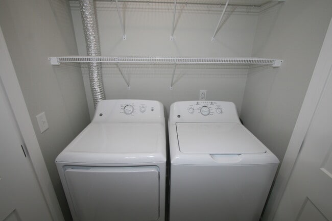 Photo - Chateau Village and Deer View Apartments