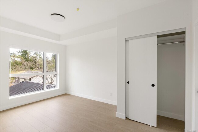 Photo - 2629 Millstream Rd