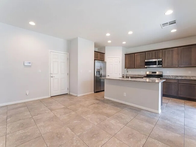 Photo - 5904 Galway Bay St