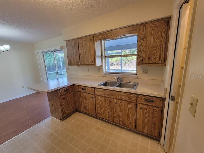 Photo - 23358 Racine Ave