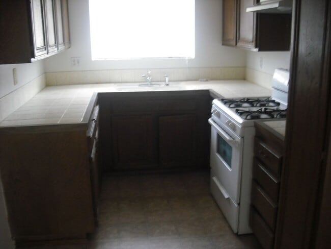 Photo - Marina Village Penthouse garage & all gas ...