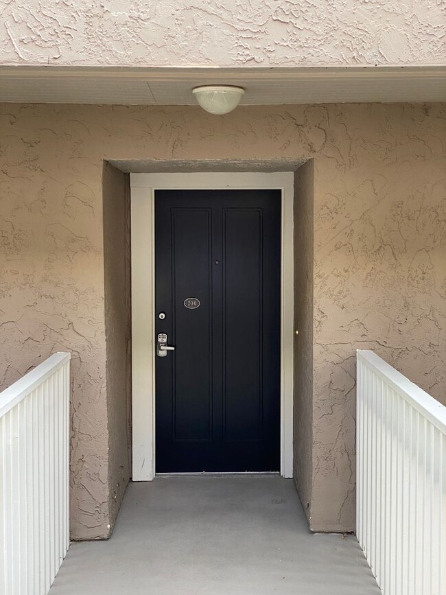 Photo - Gorgeous Remodeled 1BR Condominium in Sharon Heights Unit 204