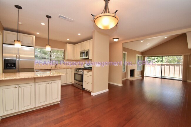 Photo - Lovely 3-Bedroom Townhouse in Desirable Pa...