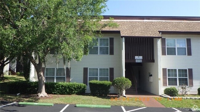 Building Photo - 2400 Forest Dr Rental