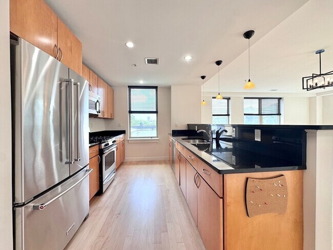 Building Photo - 323 Boylston St Unit 306 Rental