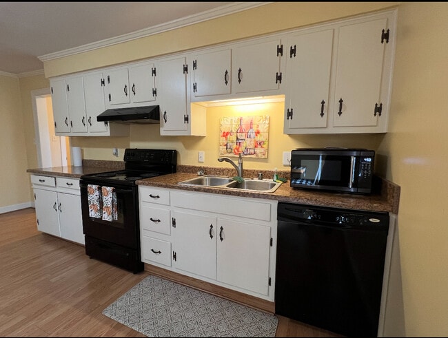 Photo - 103 Walnut St