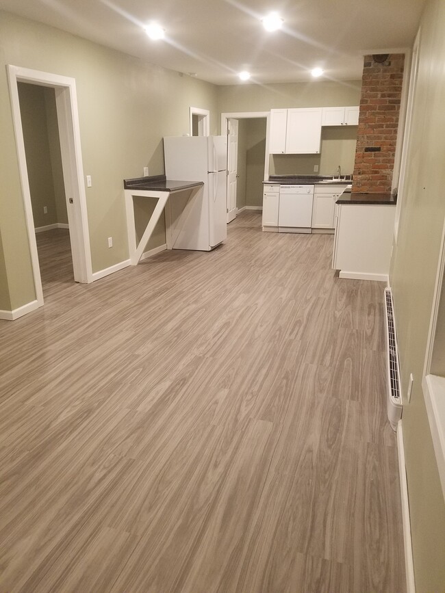 Photo - 42 London Ave