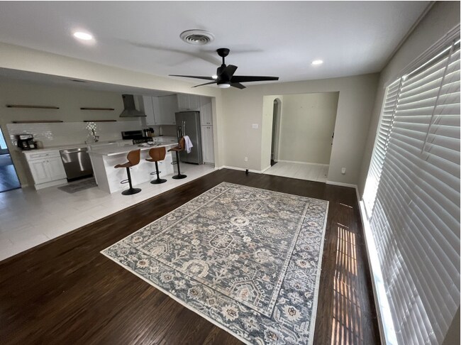 Photo - 2519 Highwood Dr