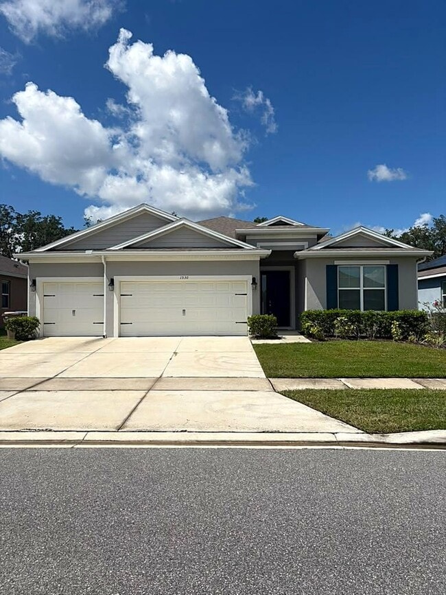 1530 Barberry Dr