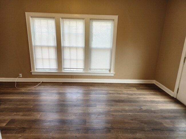 Photo - 281 S Powell Ave