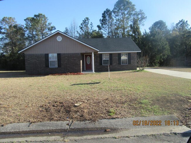 Photo - 862 Lyndsi Ln