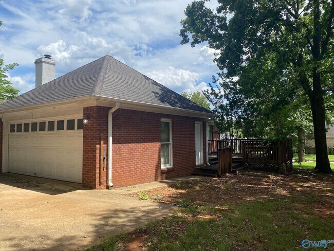 Photo - 203 Glenridge Ct SW