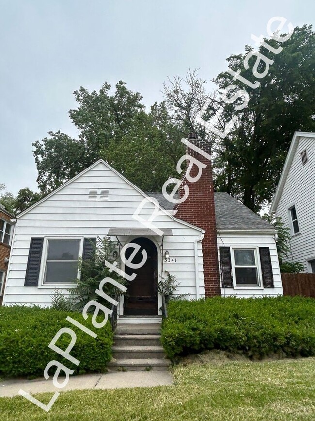 Building Photo - 3341 Douglas Rd Rental