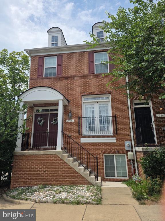 Photo - 20667 Maitland Terrace