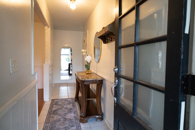 Building Photo - 712 Briarwood Cir Rental