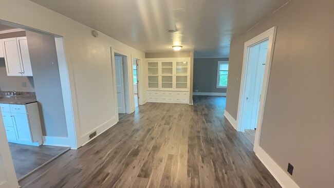 Photo - 214 Maple St Unit Upper