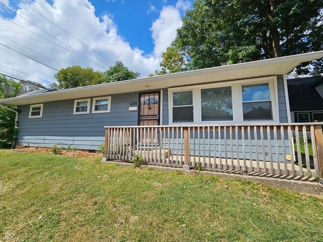 Photo - 608 Bernard Ave