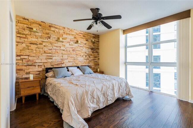 Photo - 347 N New River Dr E Unidad 2107