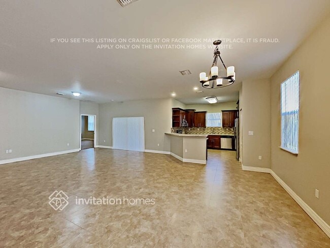 550 NE 15th Ct