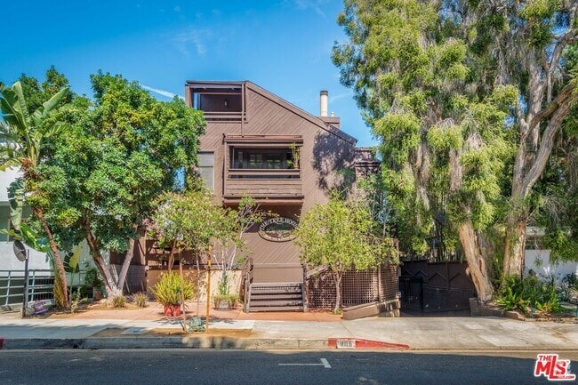 Building Photo - 906 Kings Rd Rental