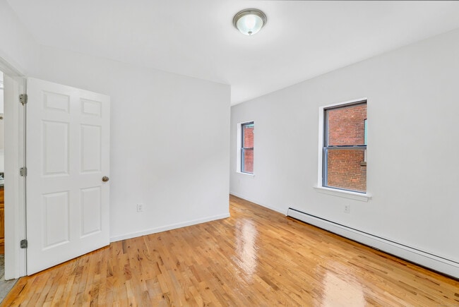 Photo - 1004 Broad St Unit 4S