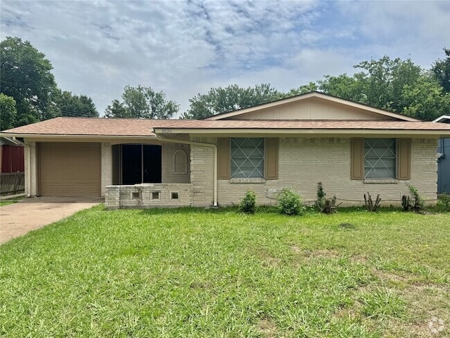 Building Photo - 3630 Palm Dr Rental