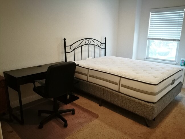 Photo - 575 Piazza Dr