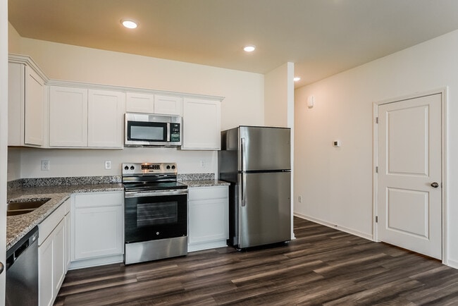 Building Photo - Fantastic 3bd/2ba home! Let yourself in!