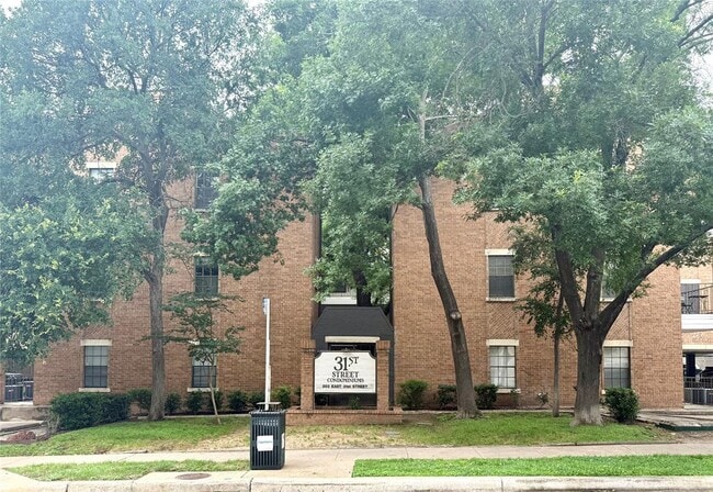 Building Photo - 203 E 31st St Unit 101