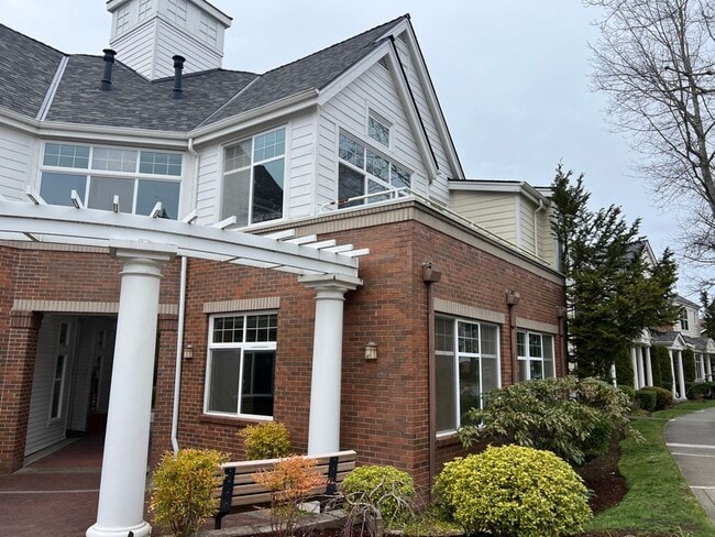 Building Photo - 3bd/2.5ba Issaquah Condo Unit 1606