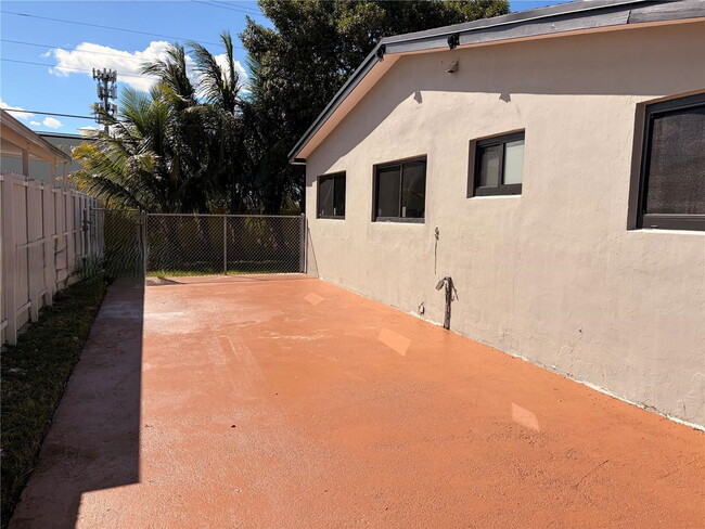 Photo - 2120 SW 84th Ave