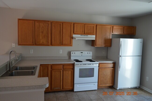 Photo - 869 Silvercrest Dr House