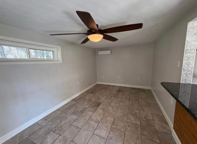 Photo - 122 Linden St