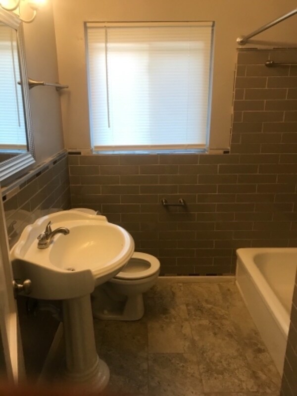 Photo - 2860 Kearney St